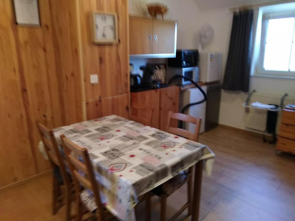 Cozy Apartment In Paliseul With Garden Carlsbourg Экстерьер фото